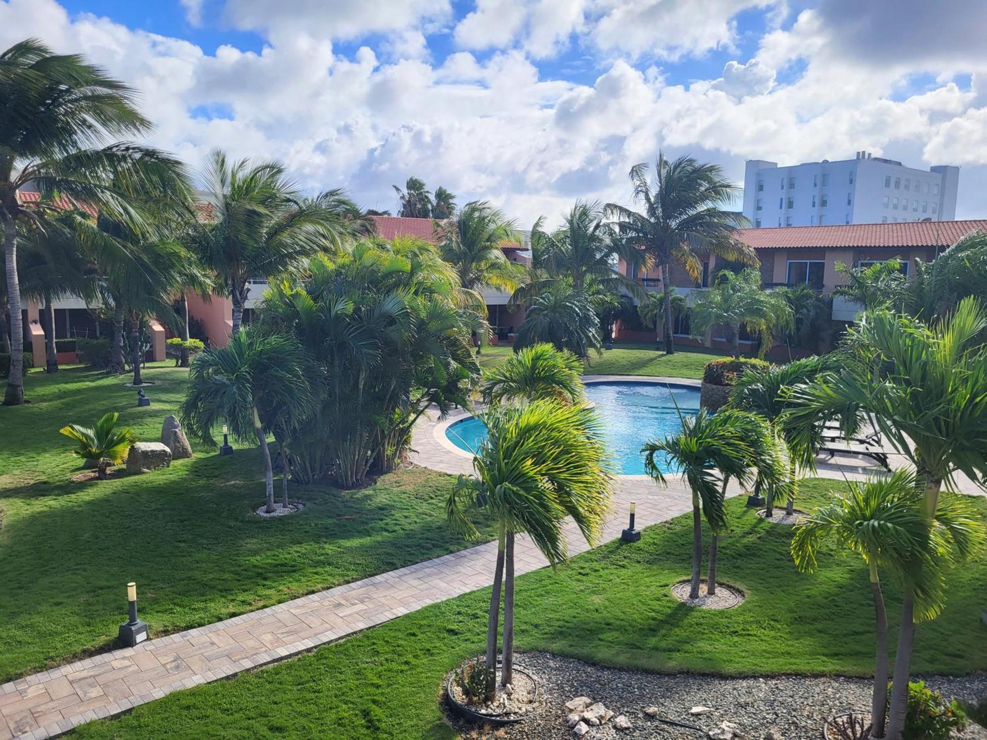 Eagle Beach Luxury House, Walking Distance To The Beach Palm Beach Bagian luar foto