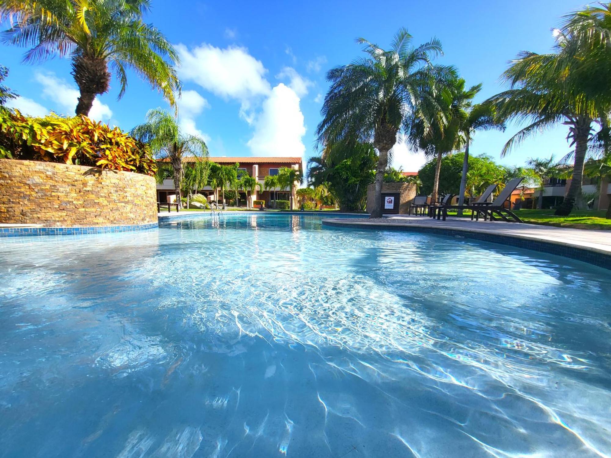 Eagle Beach Luxury House, Walking Distance To The Beach Palm Beach Bagian luar foto