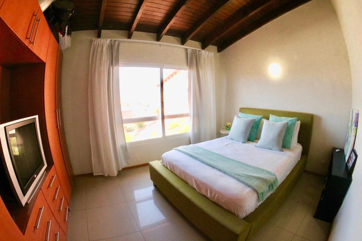 Eagle Beach Luxury House, Walking Distance To The Beach Palm Beach Bagian luar foto