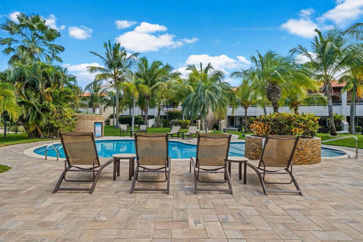 Eagle Beach Luxury House, Walking Distance To The Beach Palm Beach Bagian luar foto