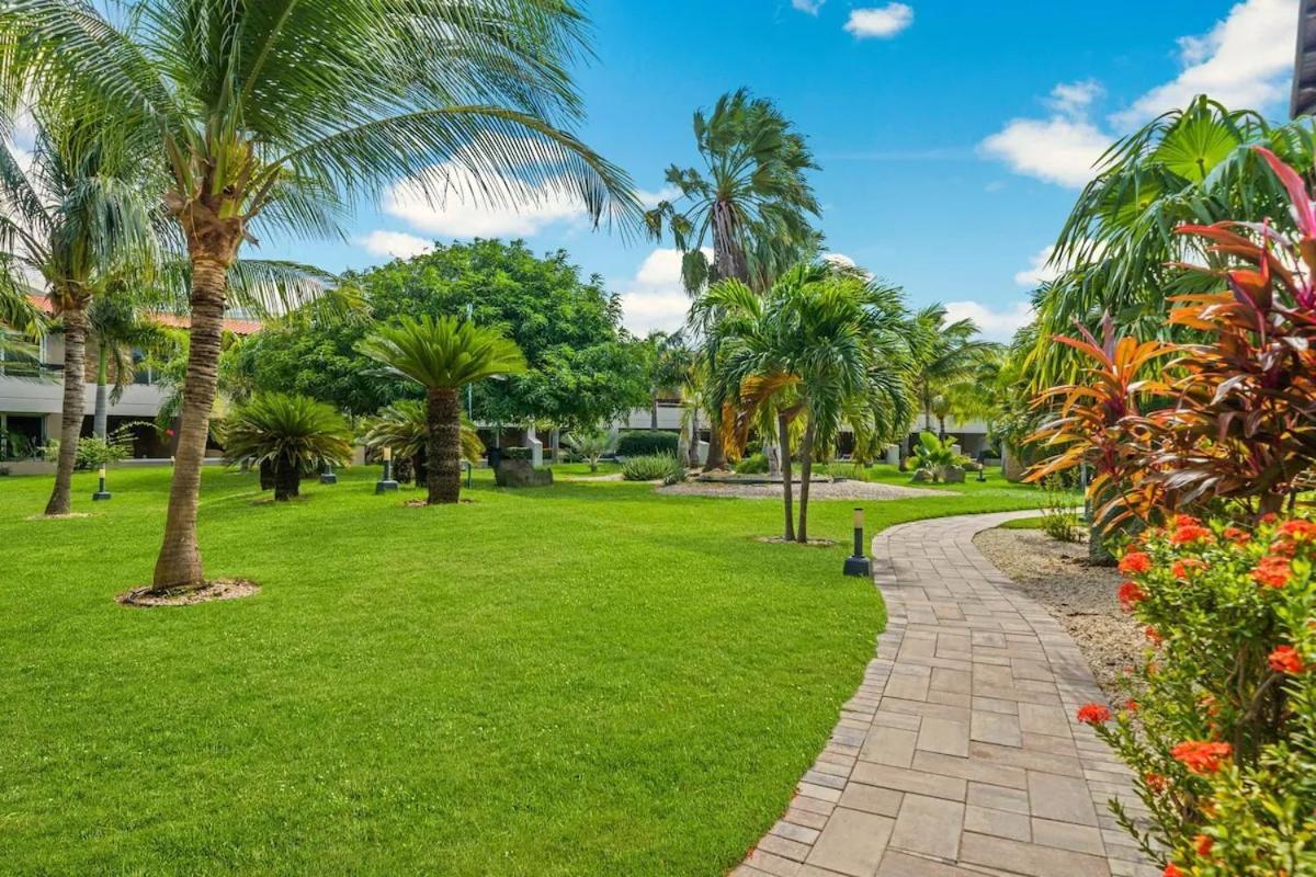Eagle Beach Luxury House, Walking Distance To The Beach Palm Beach Bagian luar foto